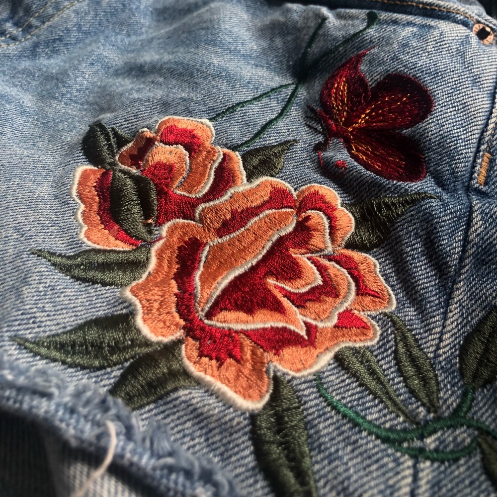 GRLFRND embroidered jean shorts size 26